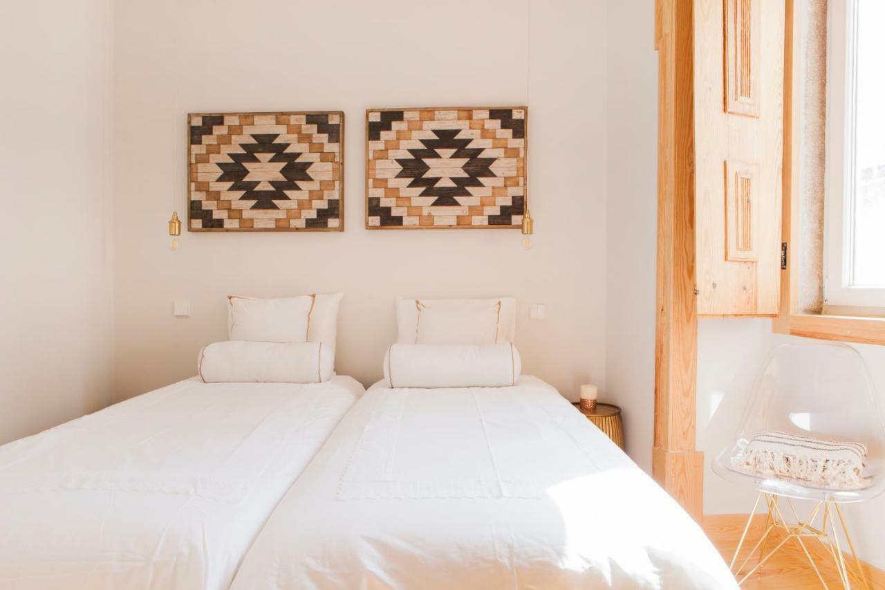 Charming Flat With Balconies Central Chiado District 2 Bedrooms & Ac 19Th Century Building Lisbon Exterior photo