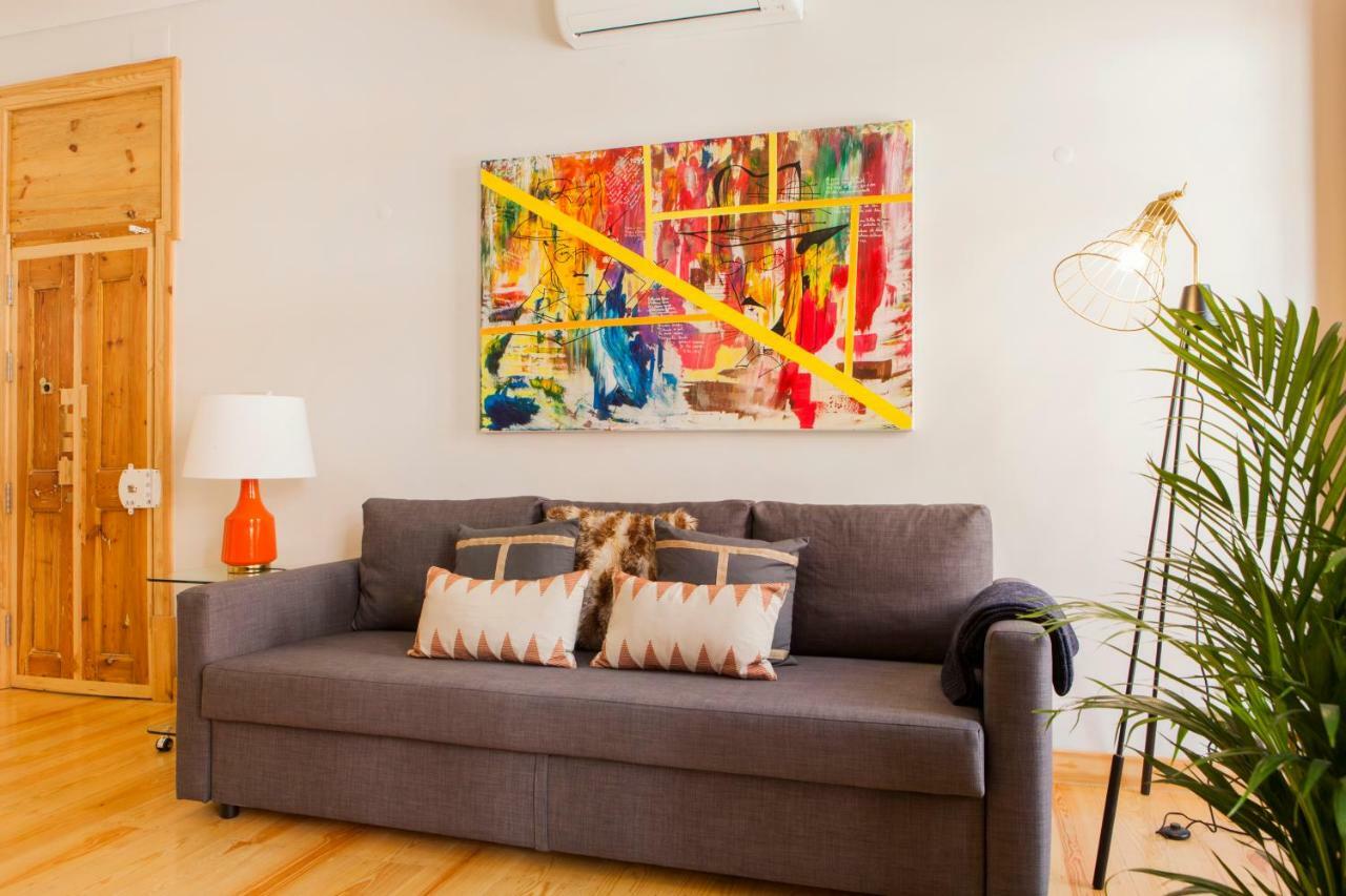 Charming Flat With Balconies Central Chiado District 2 Bedrooms & Ac 19Th Century Building Lisbon Exterior photo